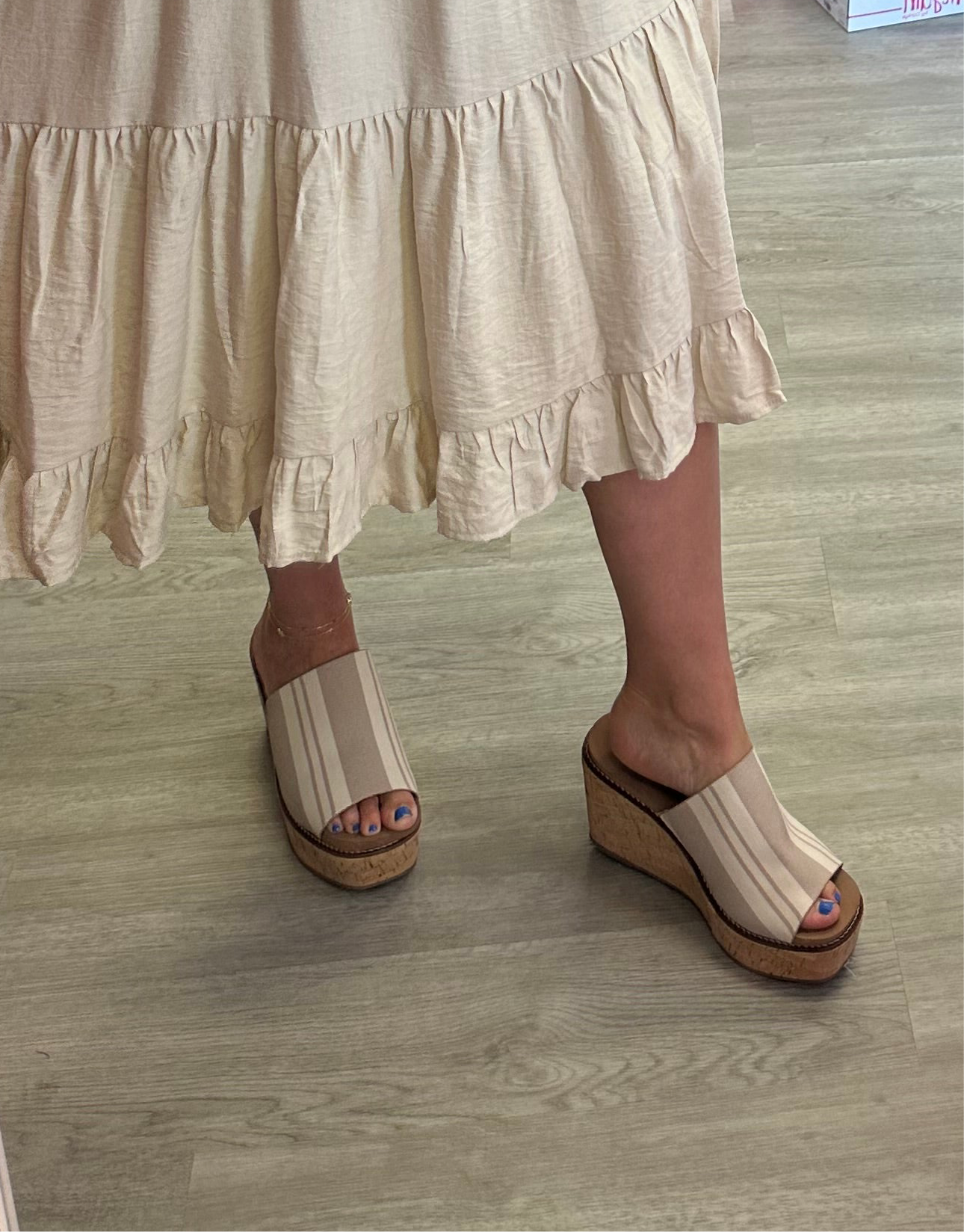 MUGSHOT SHOES / WEDGES