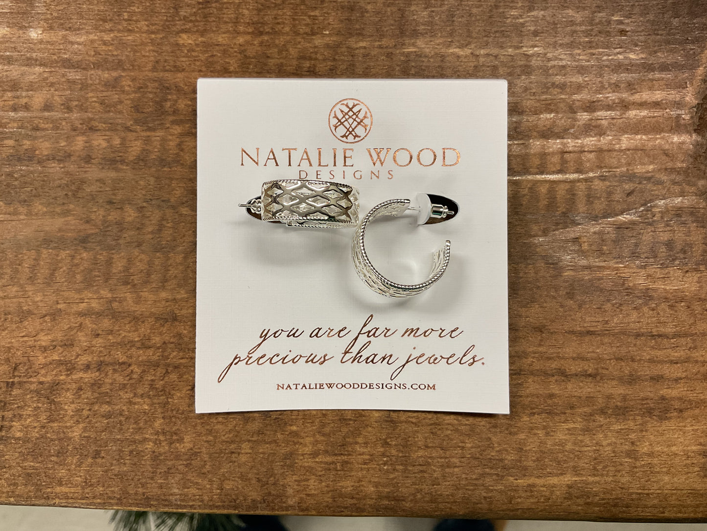 GRACEFUL MINI HOOP EARRINGS SLIVER