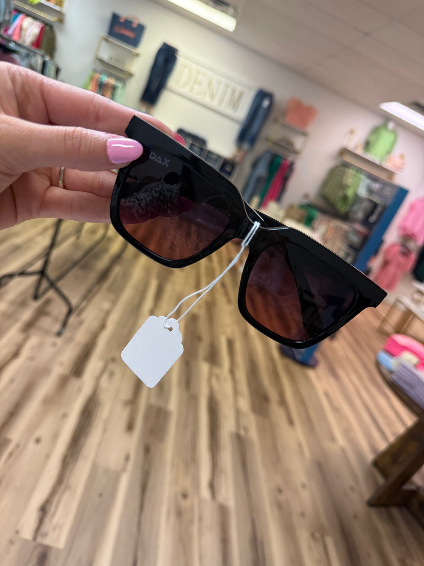 DANI IN SMOKESHOW Polarized