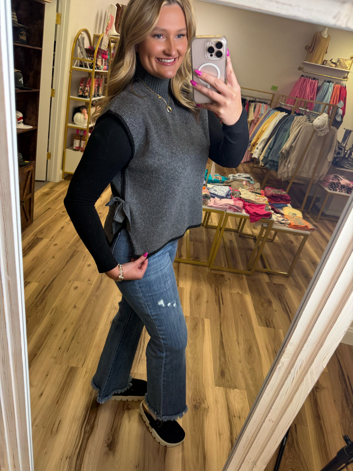 EFFORTLESS LAYERING SWEATER VEST