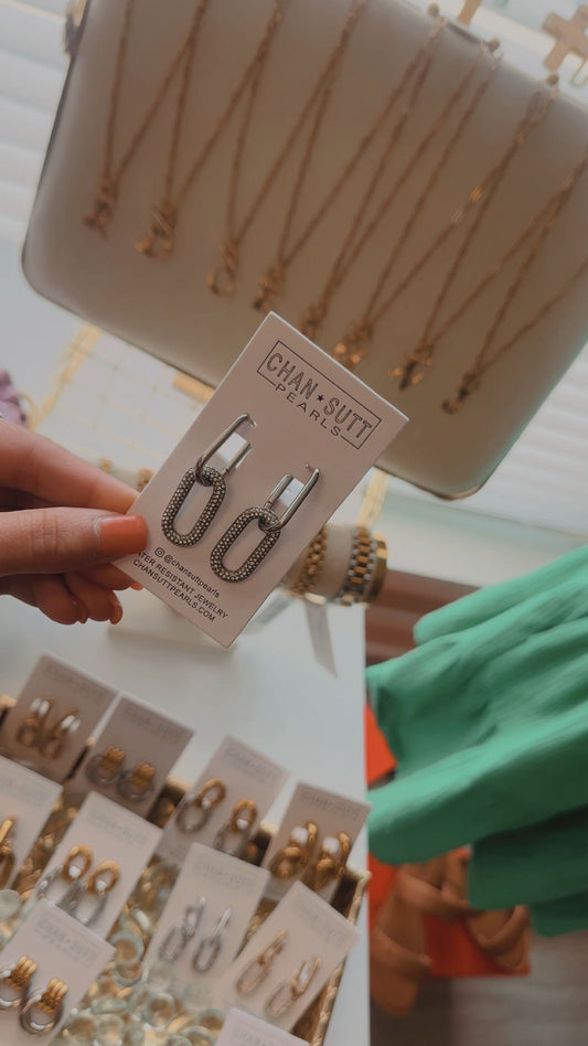LILY EARRINGS