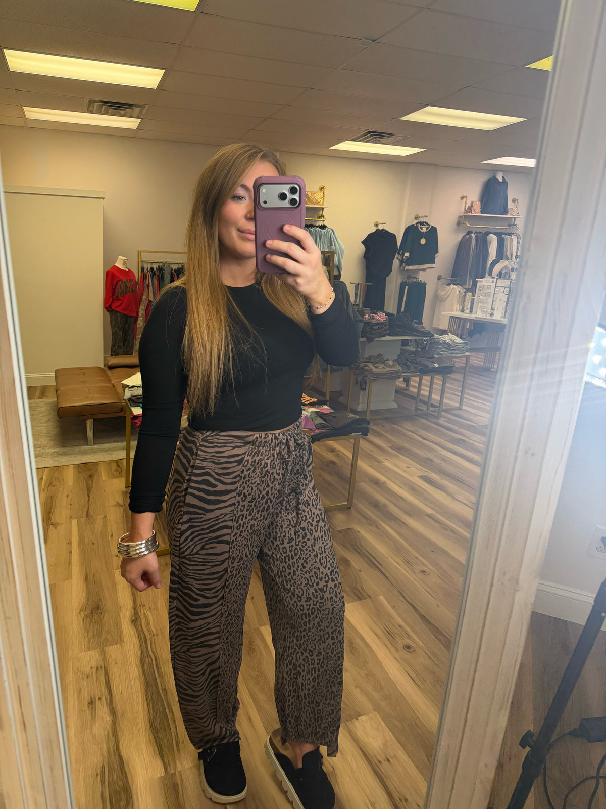 RUNWAY ROAR PANTS