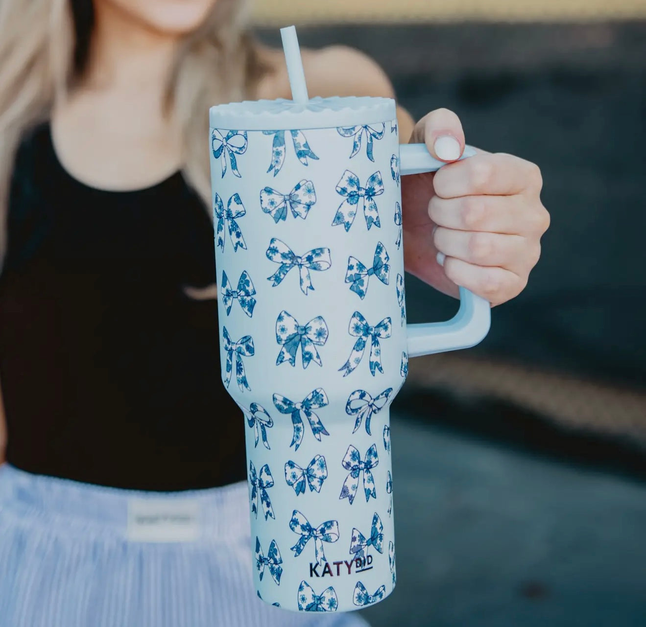KATYDID LIGHT BLUE TOILE BOWS TUMBLER