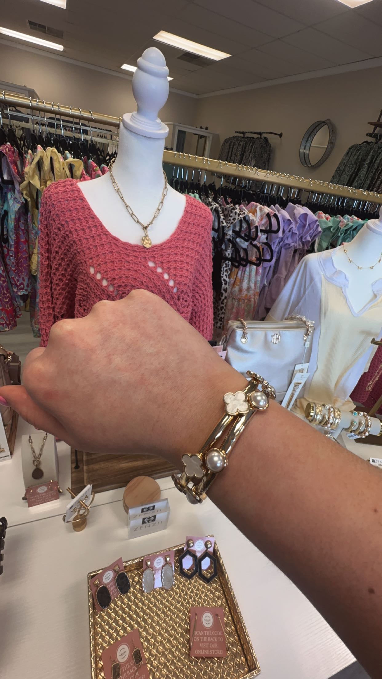 GOLD HAMMERED PEARL BRACLET