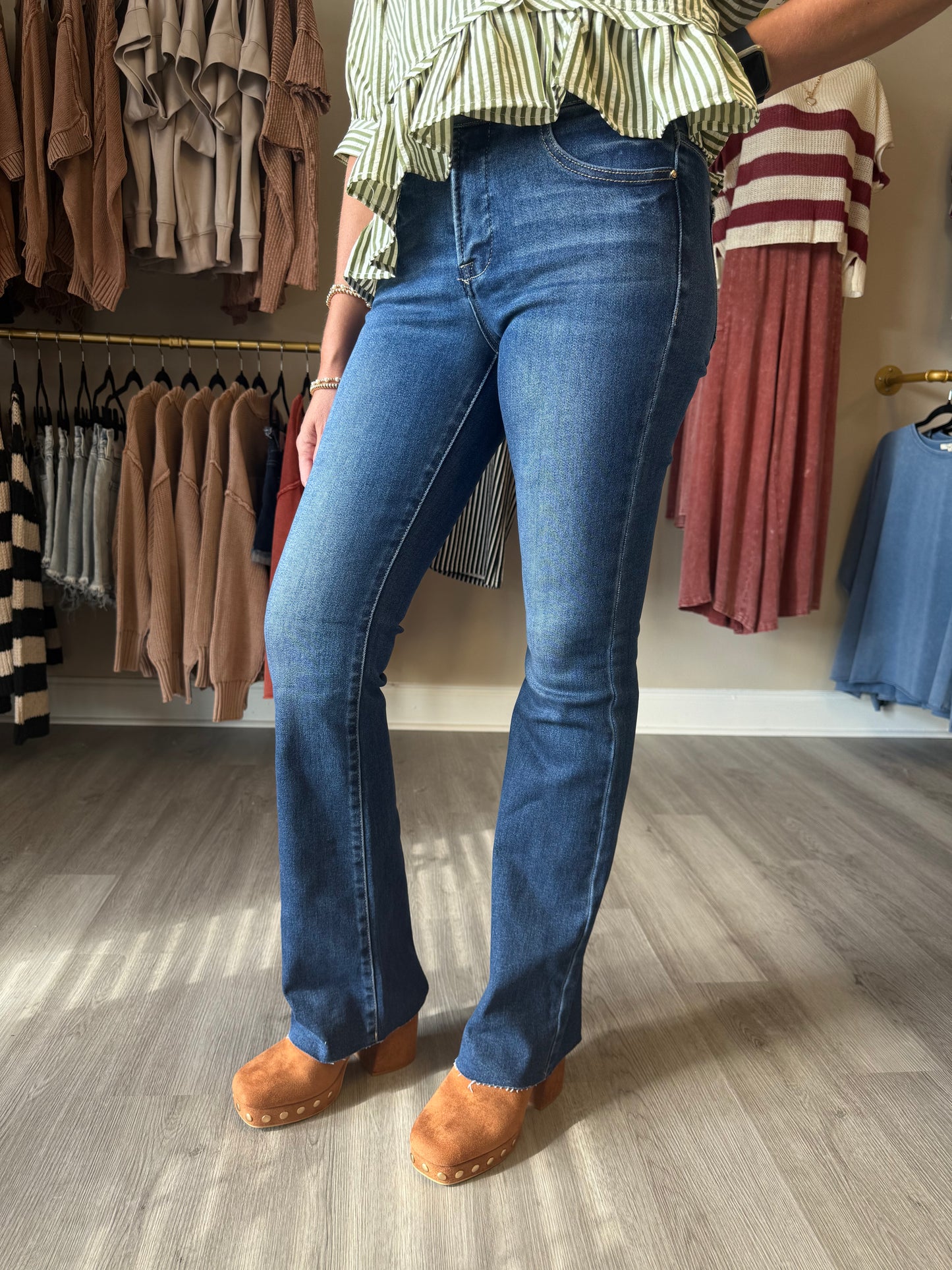 REBEL JEANS