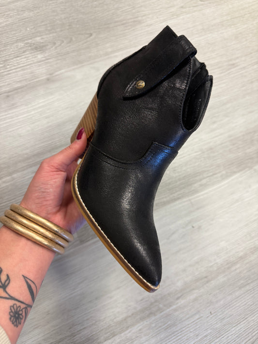 BAR HOPPING BOOTS
