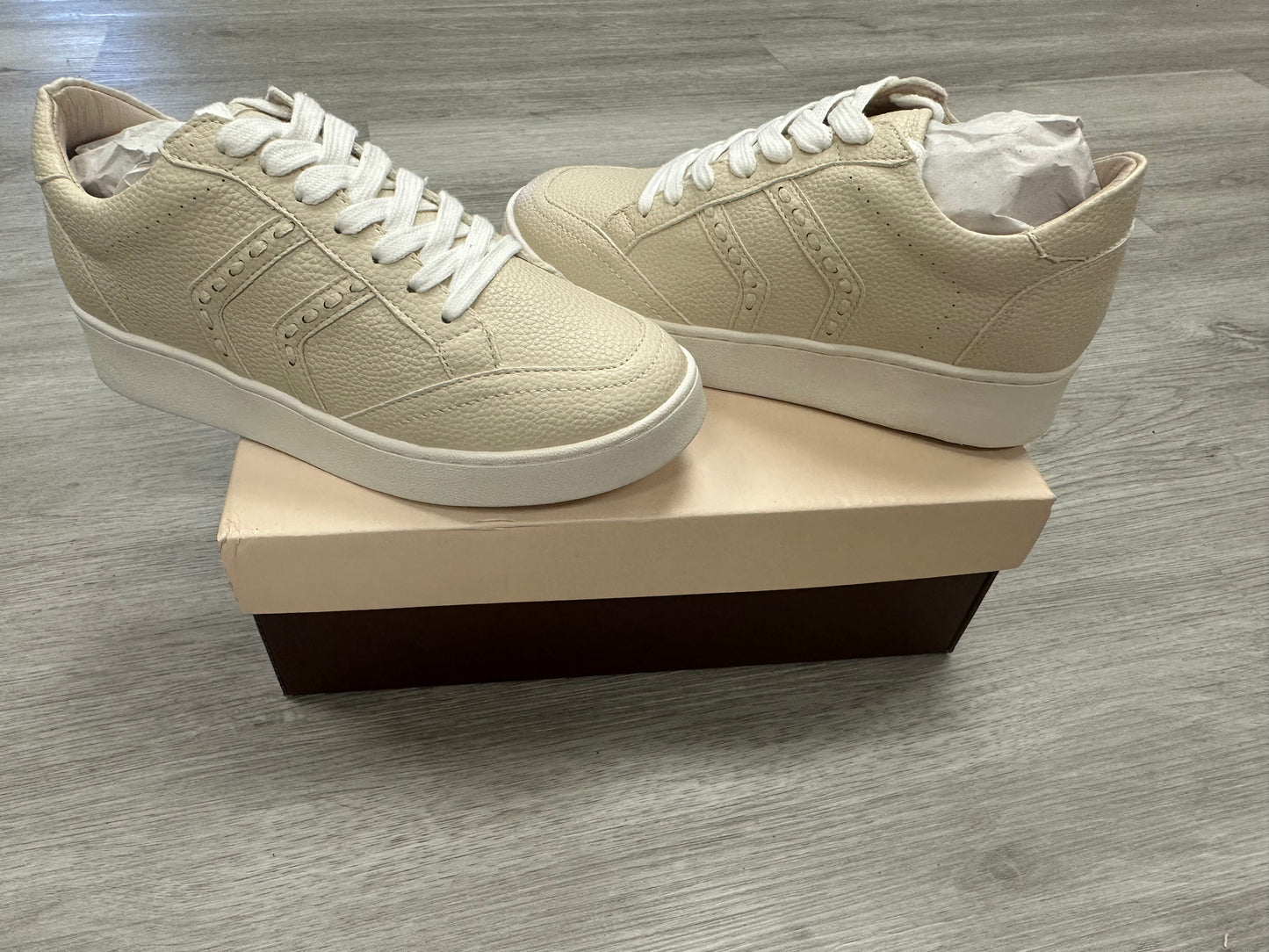 THE 365 SHOES