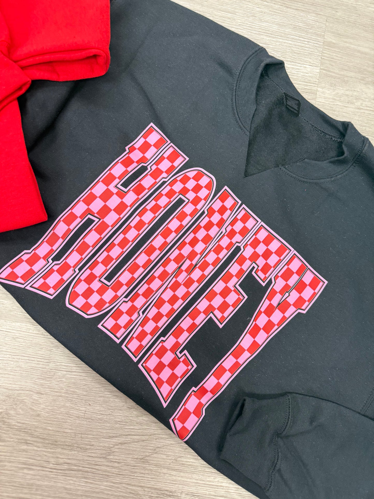 HONEY CREWNECK CUTOUT